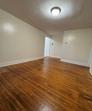 4th image of 31-35 Norwood Ave