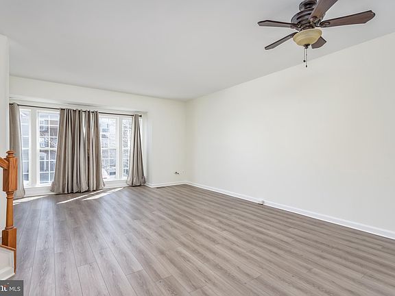 3rd image of 105 Pittman Ct