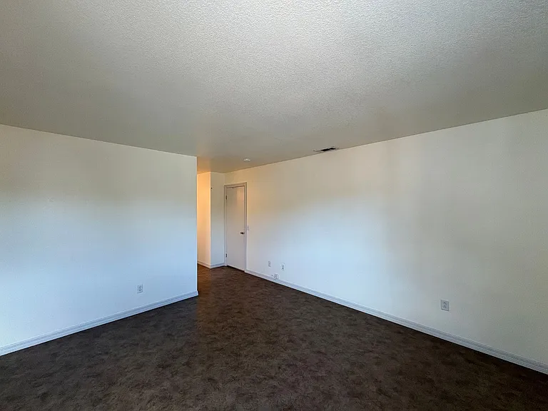 2104 N Mammoth Pl — Photo 20