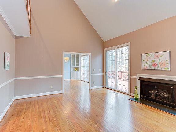5th image of 103 Priestly Creek Dr