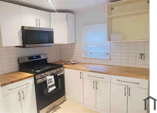 7 bed, 1900 sqft, $2,500 — Photo 2
