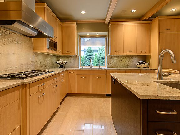 3rd image of 9803 Ascot Dr
