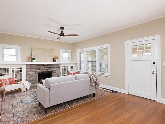 4th image of 6914 Metcalf Ave