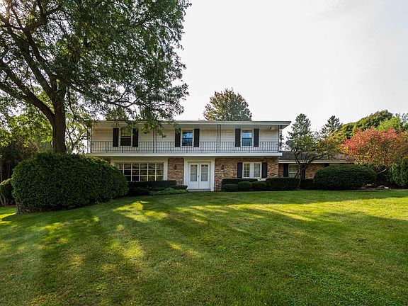 2nd image of 18295 Lamplighter Ct