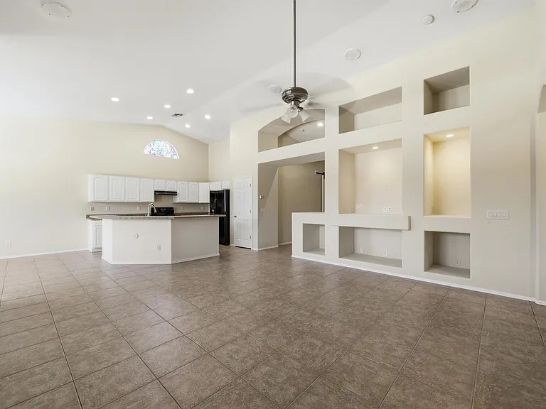 8407 W Myrtle Ave — Photo 6