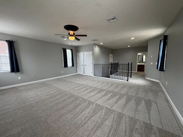 142 Harrington Ct — Photo 32