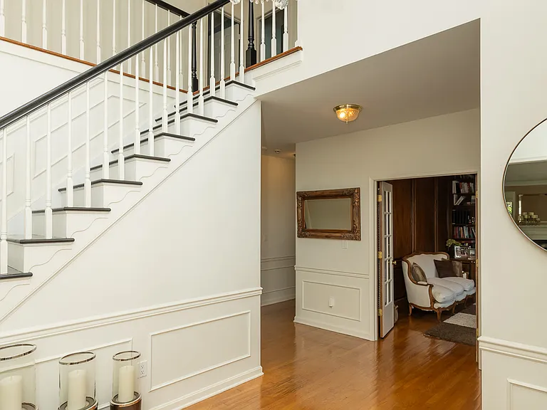 8809 Saunders Ln — Photo 19
