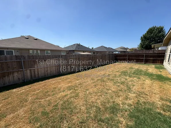 9909 Fressia Ln, Fort Worth, TX 76108