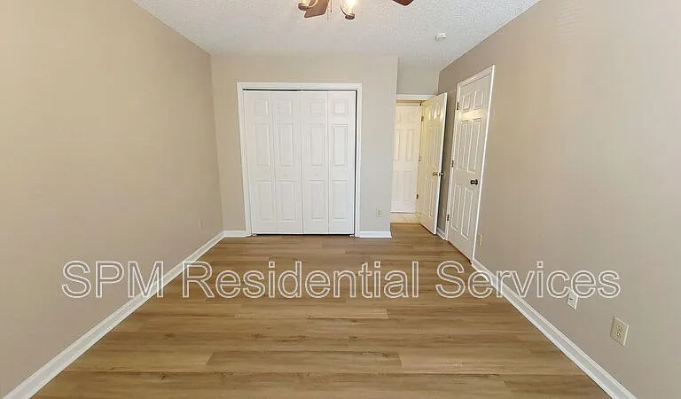 5150 Lampost Cir — Photo 17
