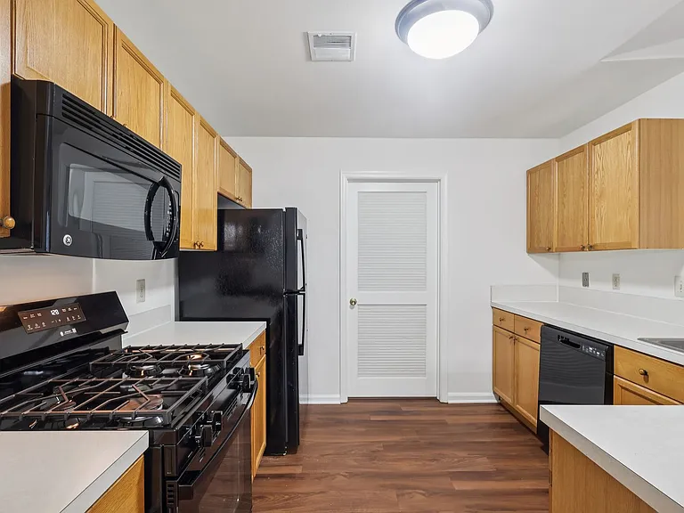 Autumn Park Apartments — Photo 19