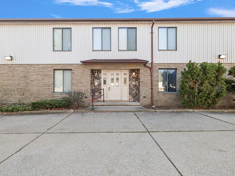 16411 E Ten Mile Rd #4 — Photo 7