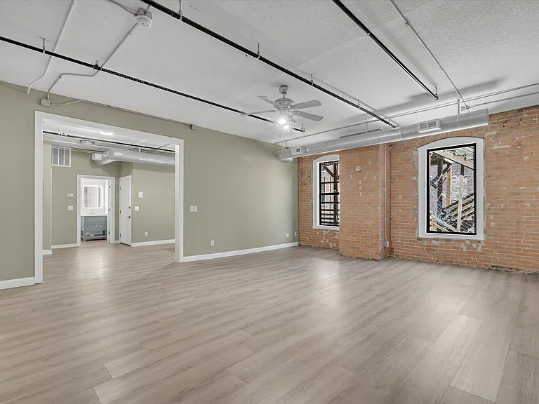 400 N Main St #203F — Photo 4