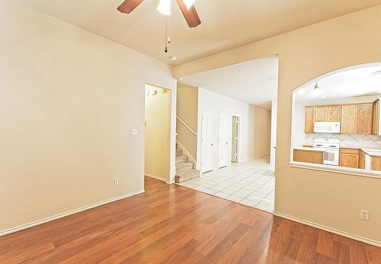 4009 Hidden Meadow Ct — Photo 16