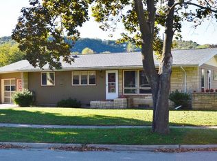 310 N 3rd St, La Crescent, MN 55947