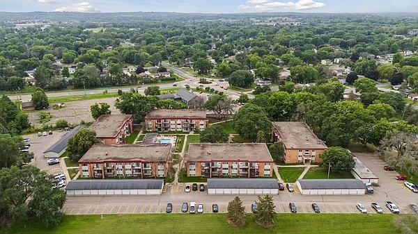 Boulder Court Apartments — Photo 17