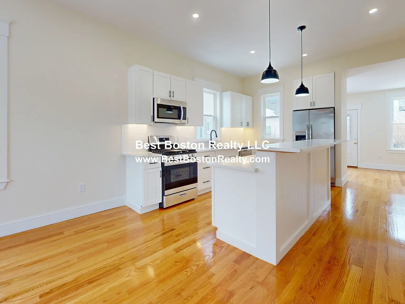 3 bed, 2.5 bath, 1600 sqft, $4,600 — Photo 2