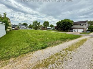 301 Juniper St, Nitro, WV 25143