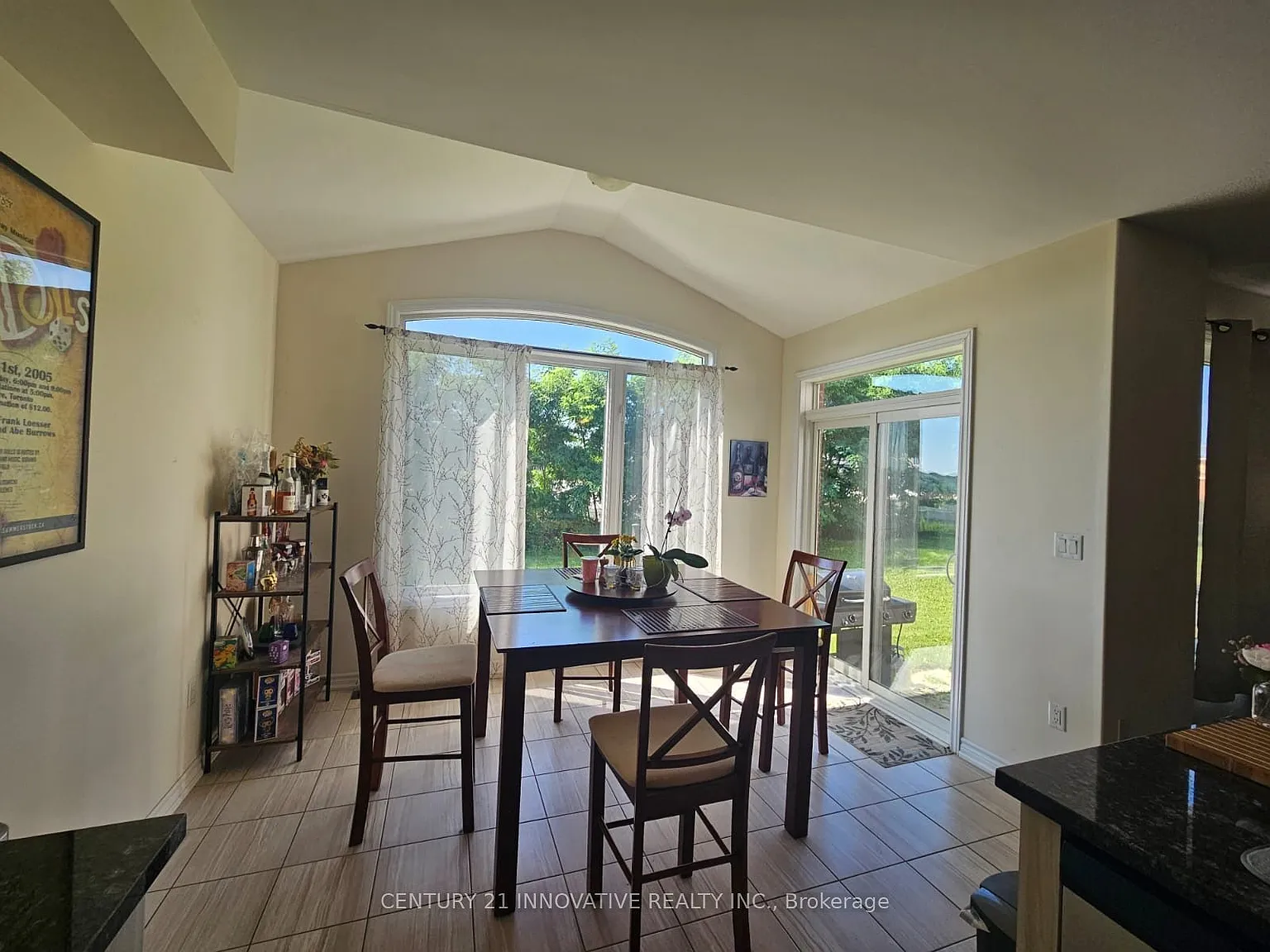 3 bed, $3,000 — Photo 4