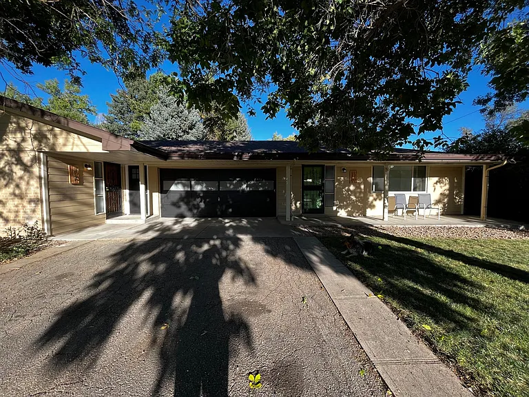 1910 Independence St — Photo 18