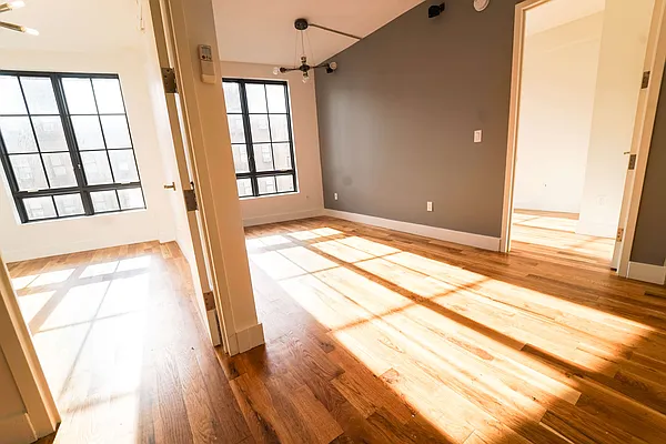 Rented by Manhattan Management LLC | media 92