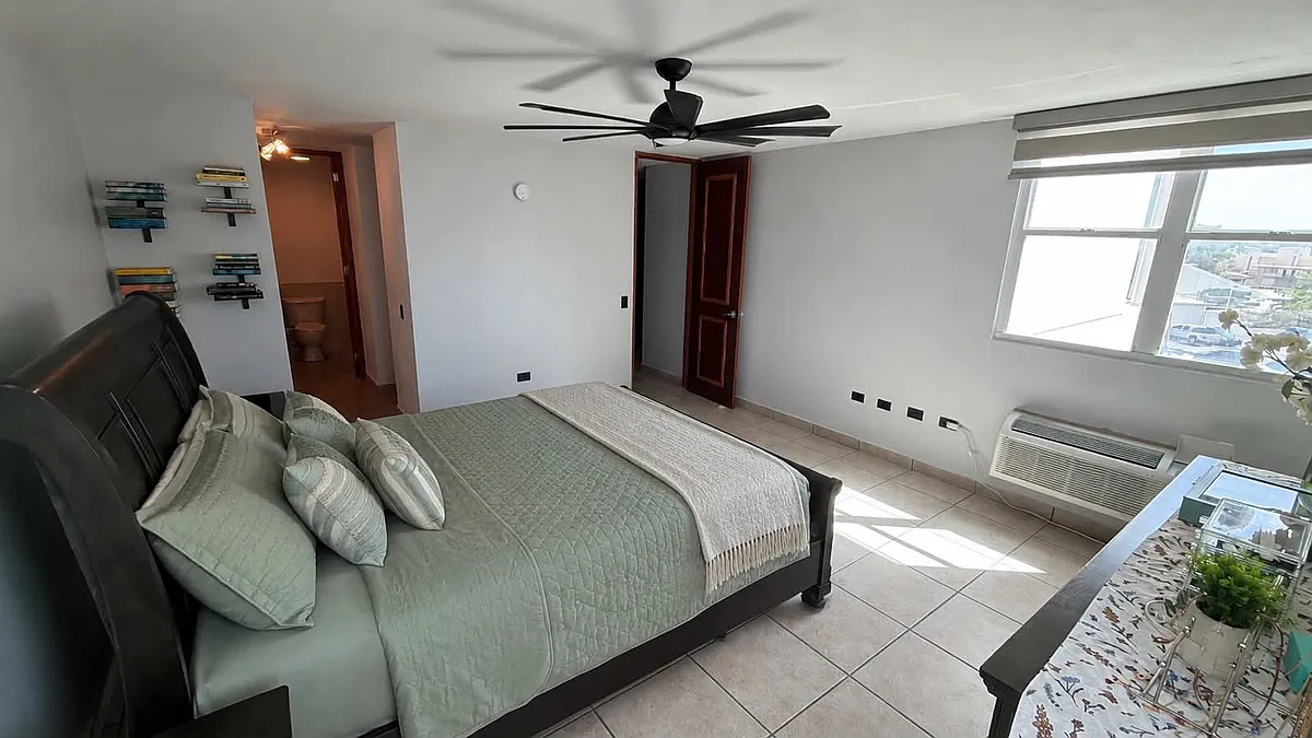 Building Photo - 675 Calle Sergio Cuevas Bustamante