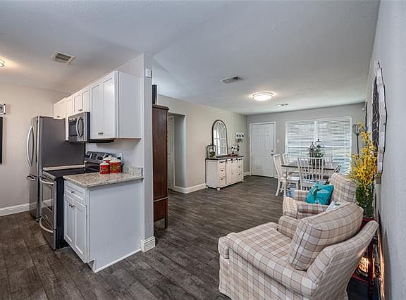 3rd image of 4844 Harper Dr