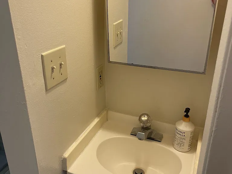 718 B St — Photo 3