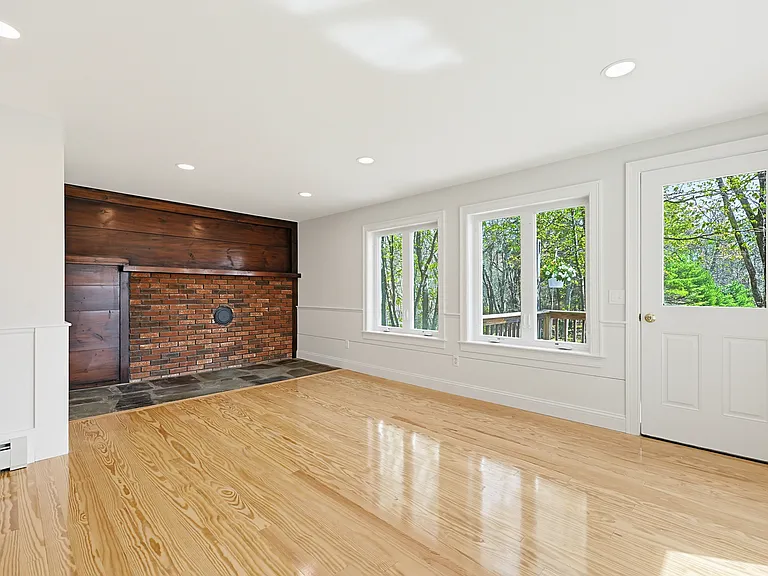 251 Lake St #1 — Photo 11