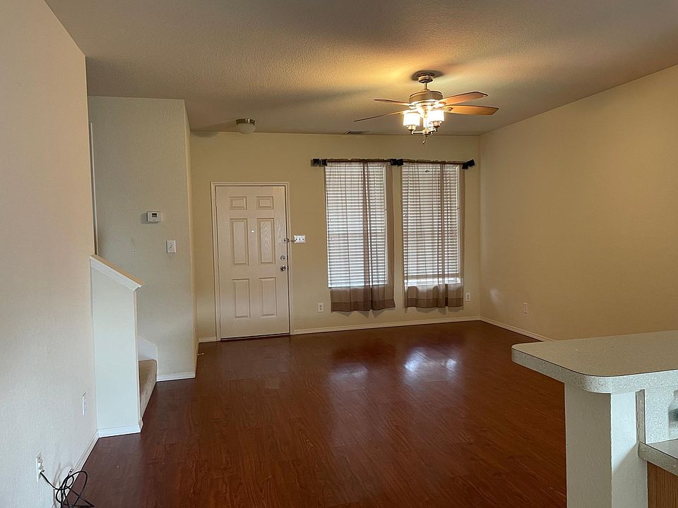 2nd image of 2627 Basswood Dr