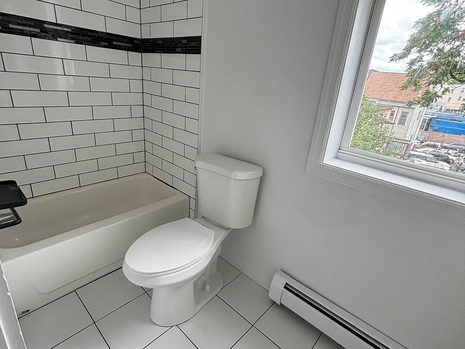1 bed, 950 sqft, $1,400 — Photo 2