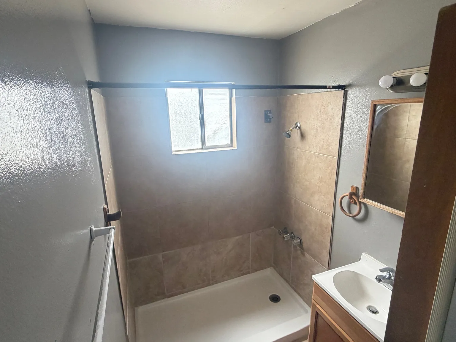 1 bed, 835 sqft, $885 — Photo 2