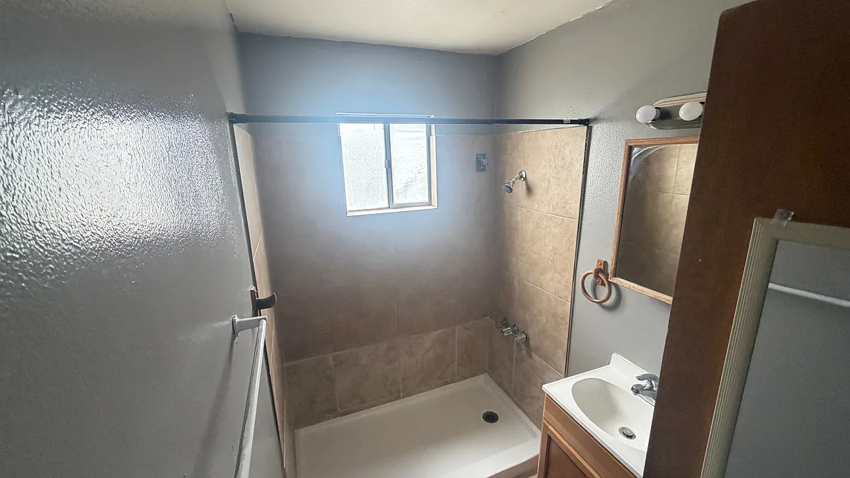Building Photo - 53 W Pacific Ave #4