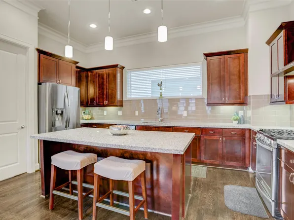 5637 Kiam #D, Houston, TX 77007