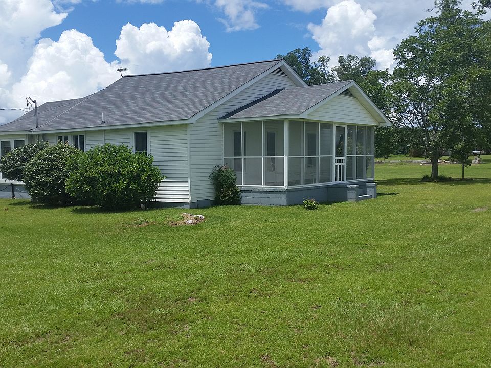 2nd image of 335 Fountain Bridge Rd