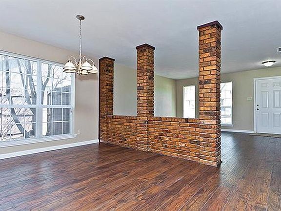 3rd image of 2201 Stonebrook Dr