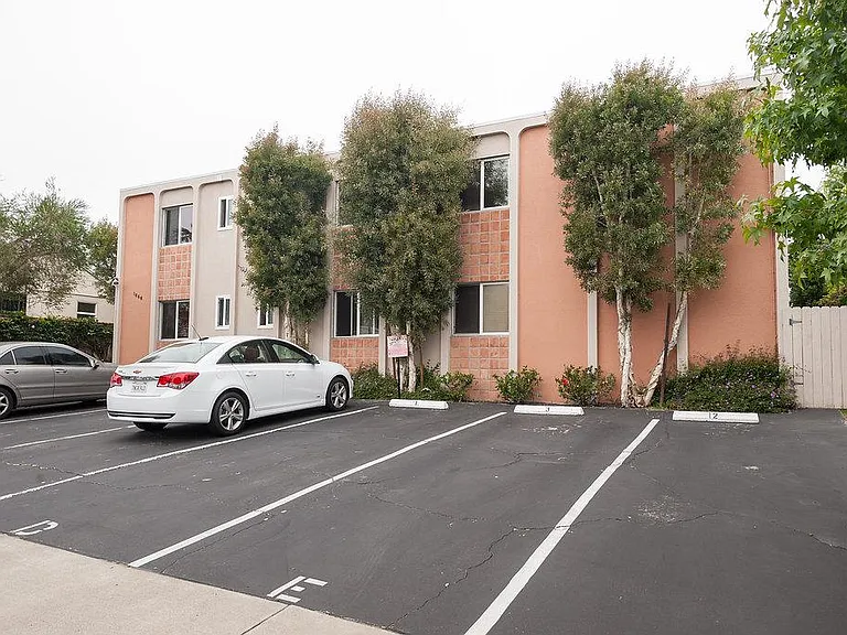 1066 Turquoise St #8 — Photo 16