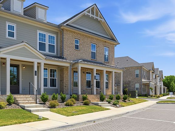 3rd image of 136 Nearwater Pl