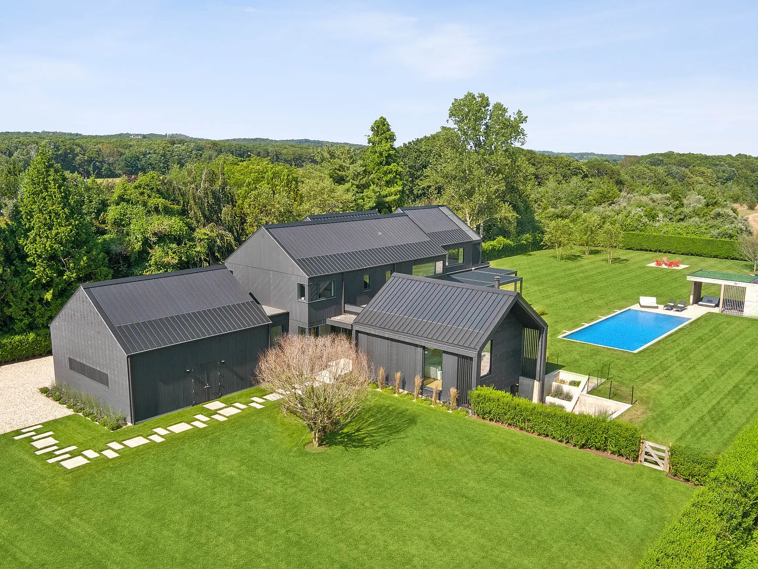 Sustainable Design Abutting Water Mill Farmland — Photo 2