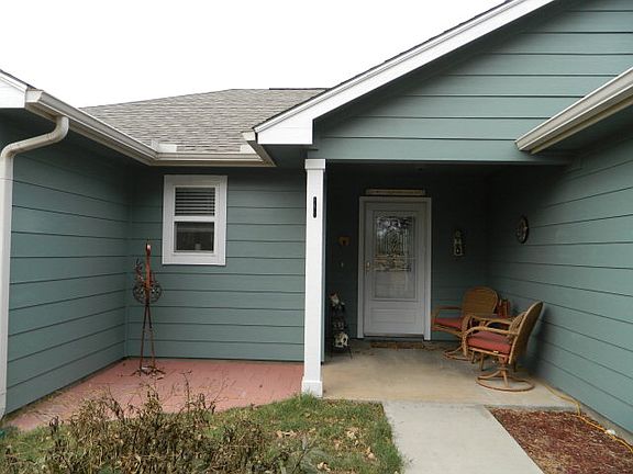 4th image of 119 E Dawn Dr