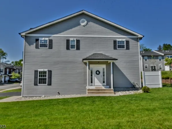 2 Giancarlo Ln, Newton Town, NJ 07860