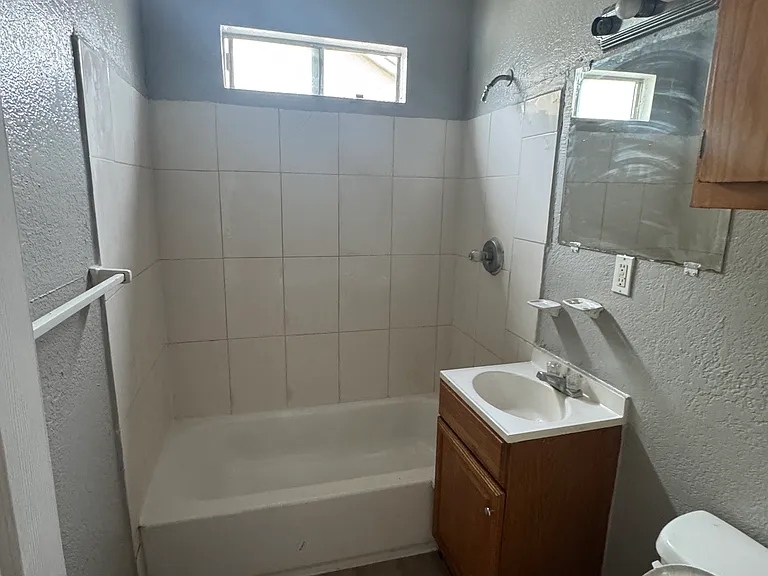 2209 Crenshaw Blvd #203 — Photo 6