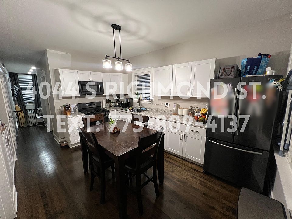 Eat-in Kitchen