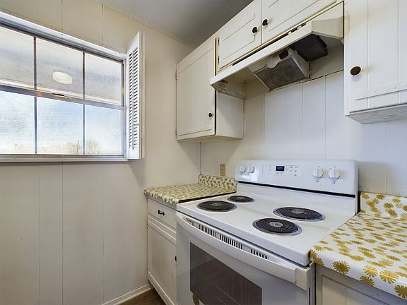 5th image of 167 Northwest Dr #11