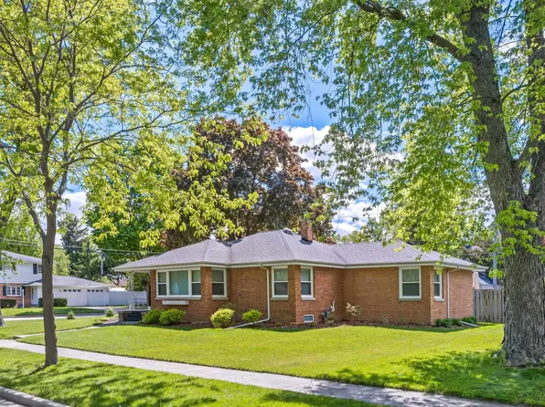 1003 Evans St, Oshkosh, WI 54901