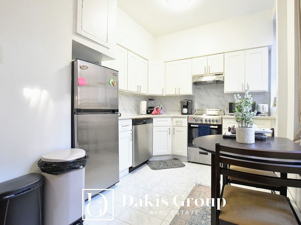 1st image of 28-02 Crescent St #Dg1