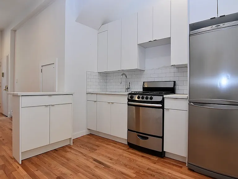 391 Convent Ave #2 — Photo 3
