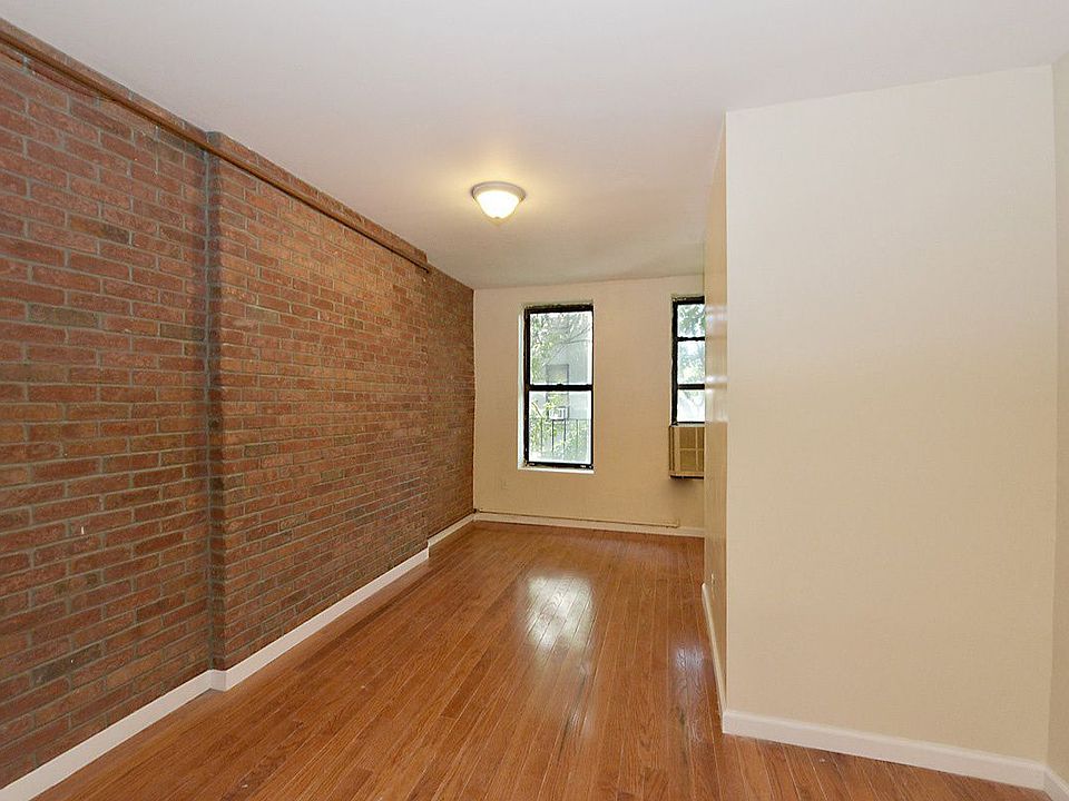 2nd image of 111 Christopher St APT 14