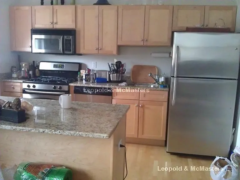 109 2nd St #2 — Photo 1