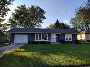 942 Wiltshire Dr, McHenry, IL 60050