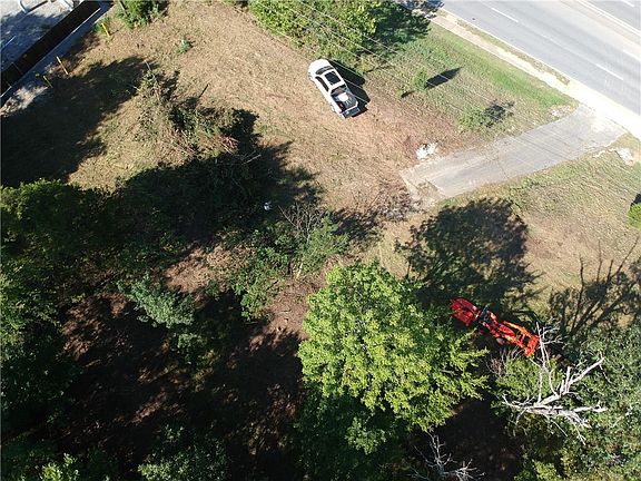 4th image of 236 N Crossover Rd